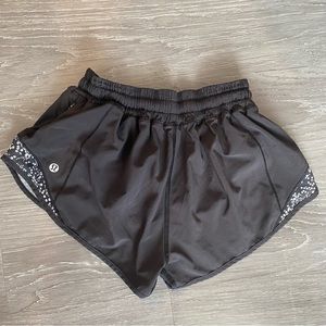 Lululemon Hotty Hot shorts Size 4